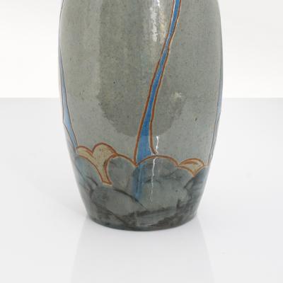  H gan s HOGANAS SWEDISH ART NOUVEAU CERAMIC VASE CIRCA 1910