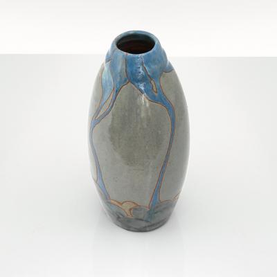  H gan s HOGANAS SWEDISH ART NOUVEAU CERAMIC VASE CIRCA 1910