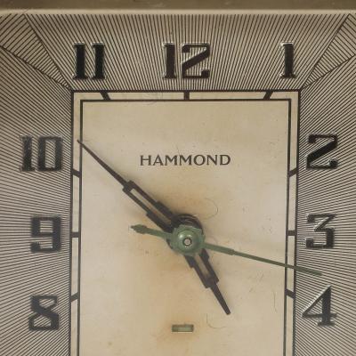  Hammond Art Deco Skyscraper Style Hammond Bakelite Electric Clock w Day Date Function