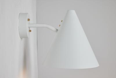  Hans Agne Jakobsson Hans Agne Jakobsson Tratten Outdoor Sconce in White