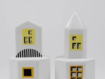  Heide Warlamis Heide Warlamis Postmodern Skyscraper Salt Pepper Shakers Vienna Collection 1990