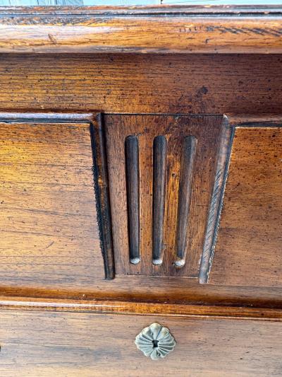  Hekman Furniture Company Hekman Chest of Drawers