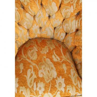  Henredon Henredon button tuft chair