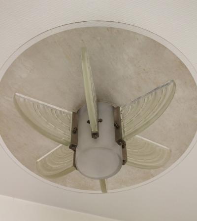  Hettier et Vincent Fine French Art Deco Chandelier by Hettier et Vincent