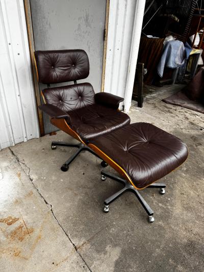 Heywood Wakefield Heywood Wakefield Eames Style Rosewood Chair and Ottoman