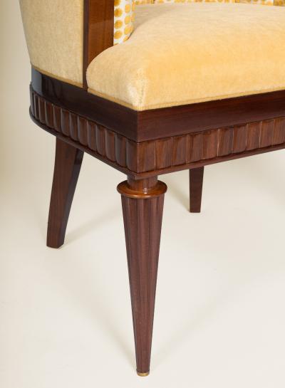  ILIAD Bespoke Scallop Backed Bergeres