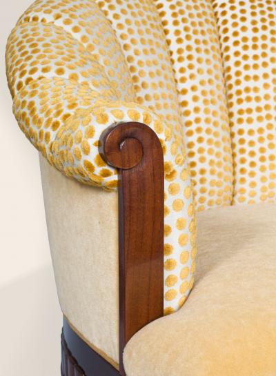  ILIAD Bespoke Scallop Backed Bergeres