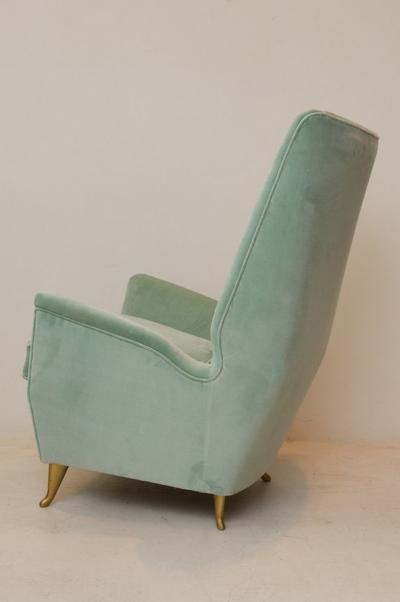  ISA Bergamo I S A Italy Pair of Mid Century Modern armchairs by ISA from a design by Gio Ponti 