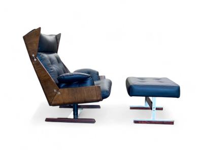  JD M veis e Decora es Armchair with Ottoman in Rosewood Leather Metal JD Moveis Lot 227 619