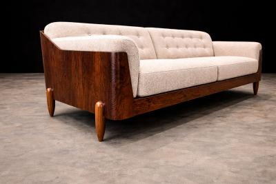  JD M veis e Decora es JD M veis Brazilian Rosewood Four Seat Sofa in Warm Oatmeal Boucl 1960s