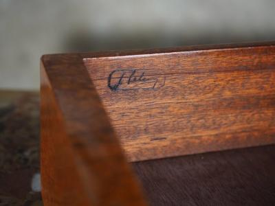  JULES EMILE LELEU Jules Leleu cabinet in amboyna with inlaid medallion