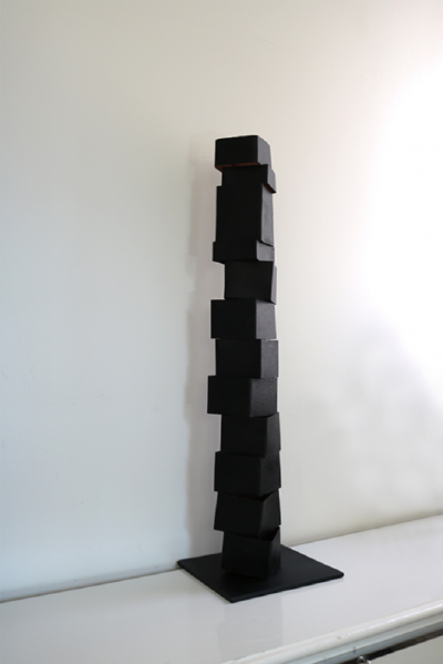  Joan Konkel Totem en Noir 2020