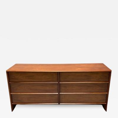  John Widdicomb Co Widdicomb Furniture Co T H Robsjohn Gibbings Widdicomb Mid Century Modern Dresser Walnut USA 1950s