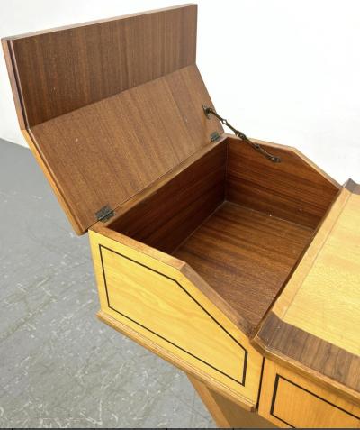  Johnson Furniture UNUSUAL INLAID MAHOGANY ART DECO VANITY WITH BAKELITE HANDLE