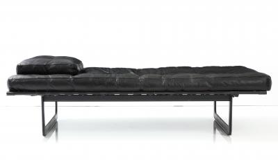Jonathan De Pas Donato D Urbino Paolo Lomazzi Grand Italia Black Leather Daybed by De Pas DUrbino Lomazzi Italy 1979