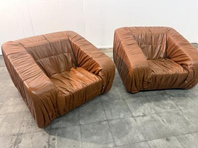  Jonathan De Pas Donato D Urbino Paolo Lomazzi Pair of vintage Piumino armchairs by De Pas DUrbino Lomazzi Italy 1970s
