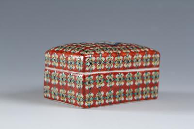 Kamite Ch emon IV Fine Patterned Rectangular Incense Box 1997