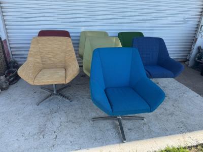  Keilhauer 30 Keilhauer Swivel Lounge Chairs