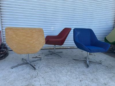  Keilhauer 30 Keilhauer Swivel Lounge Chairs