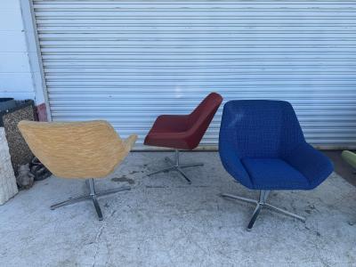  Keilhauer 30 Keilhauer Swivel Lounge Chairs