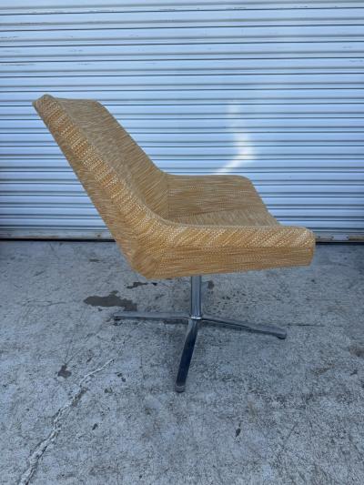  Keilhauer 30 Keilhauer Swivel Lounge Chairs