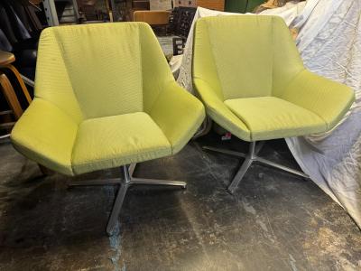  Keilhauer Pair of Lime Green Keilhauer Swivel Lounge Chairs