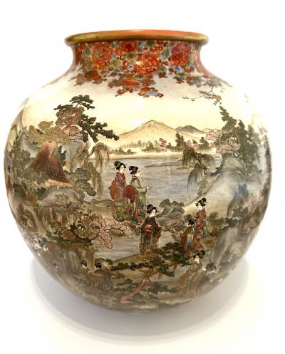  Kinkozan Exceptional Large Japanese Ceramic Moon Vase by Kinkozan Meiji Period