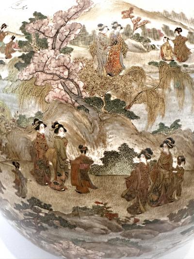  Kinkozan Exceptional Large Japanese Ceramic Moon Vase by Kinkozan Meiji Period