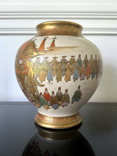  Kinkozan Fine Japanese Satsuma Ceramic Jar with Gilt Decoration by Kinkozan