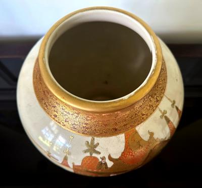  Kinkozan Fine Japanese Satsuma Ceramic Jar with Gilt Decoration by Kinkozan