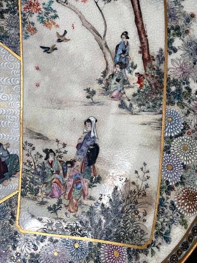  Kinkozan Satsuma Japanese Ceramic Dish with Fine Decoration by Kinkozan