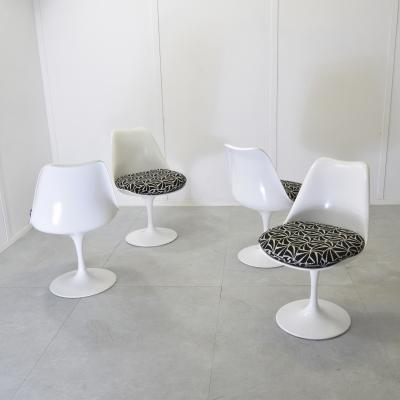  Knoll Eero Saarinen set of four Tulip chairs 1960s