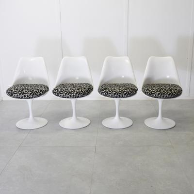  Knoll Eero Saarinen set of four Tulip chairs 1960s
