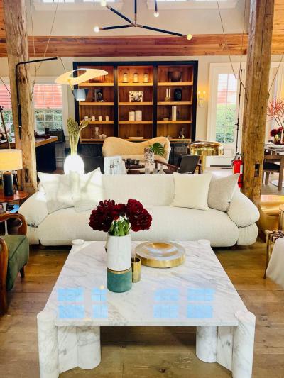  Knoll GAE AULENTI JUMBO TABLE IN ARABASCATO MARBLE