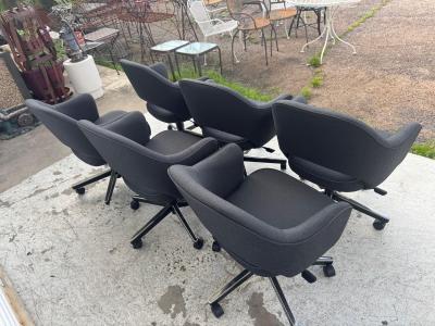 Knoll Knoll Saarinen Chairs