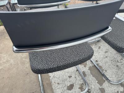  Knoll Moment Knoll Side Chairs