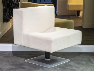  Knoll Pair of Knoll armchairs