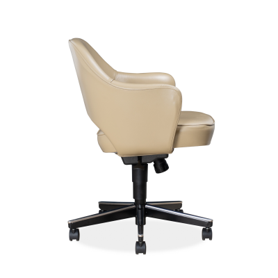  Knoll Saarinen Executive Arm Chair in Leather Swivel Base by Eero Saarinen for Knoll
