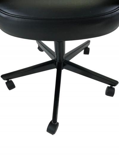 Knoll Saarinen Executive Armchair in Obsidian Black Leather Black Swivel Base 