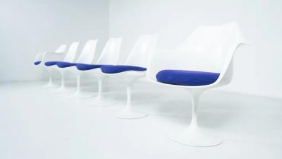  Knoll Tulip Chairs and Armchairs by Eero Saarinen Knoll Studio New Upholstery