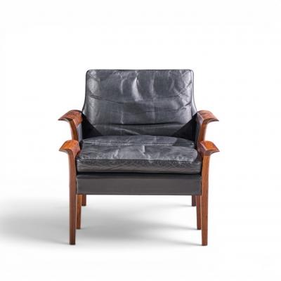  Knut Saeter Knut Saeter Vatne M bler Norwegian Rosewood Leather Chair Pair with Ottoman