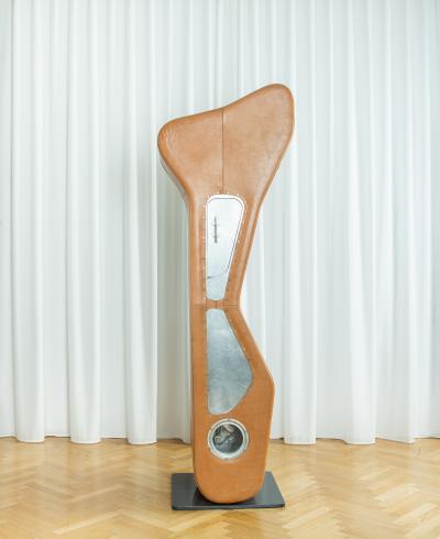 Kohlmaier Manufaktur Sculpture a 360 degree swivel upright horizontal vertical bench