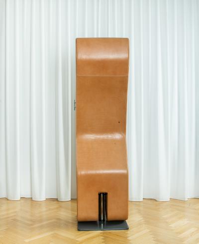 Kohlmaier Manufaktur Sculpture a 360 degree swivel upright horizontal vertical bench