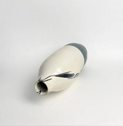  Kondo Yutaka Blue and White Bottle