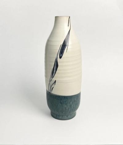  Kondo Yutaka Blue and White Bottle