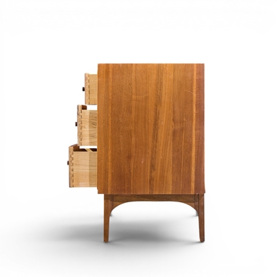  Kroehler Mfg Co Kroehler Mid Century Rosewood and Walnut Lowboy Dresser