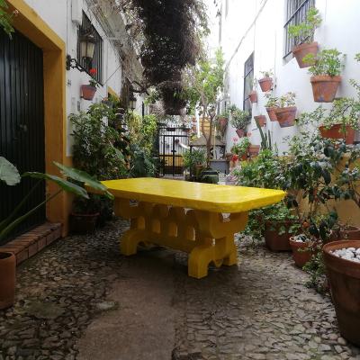  LAS NIMAS BEYOND THE GOLDEN RAINBOW table