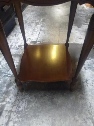  Lane Furniture Neoclassical Walnut Pedestal with shelf