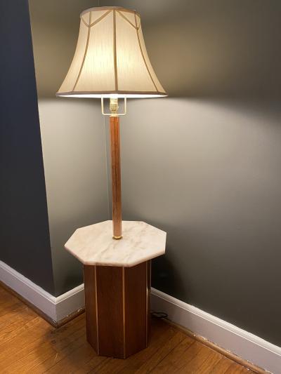  Laurel Lamp Company MARBLE BRASS AND WOOD OCTAGONAL FLOOR LAMP IN THE MANNER OF HARVEY PROBBER