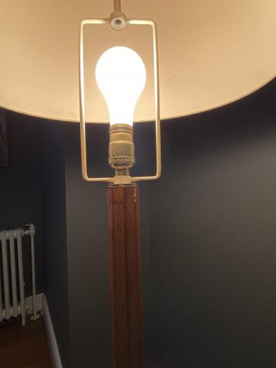  Laurel Lamp Company MARBLE BRASS AND WOOD OCTAGONAL FLOOR LAMP IN THE MANNER OF HARVEY PROBBER